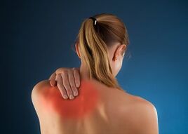 Schmerzen unter dem linken Schulterblatt hinten