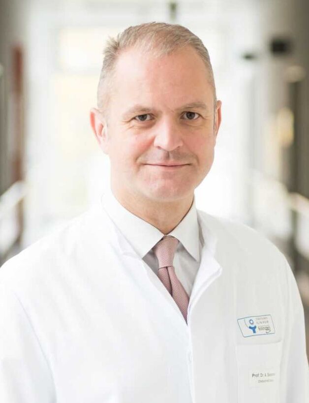 Arzt Rheumatologe Peter